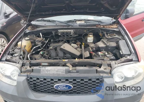 2005 Ford Escape Xlt z USA, uszkodzony, nr VIN 1FMYU93105KB94441